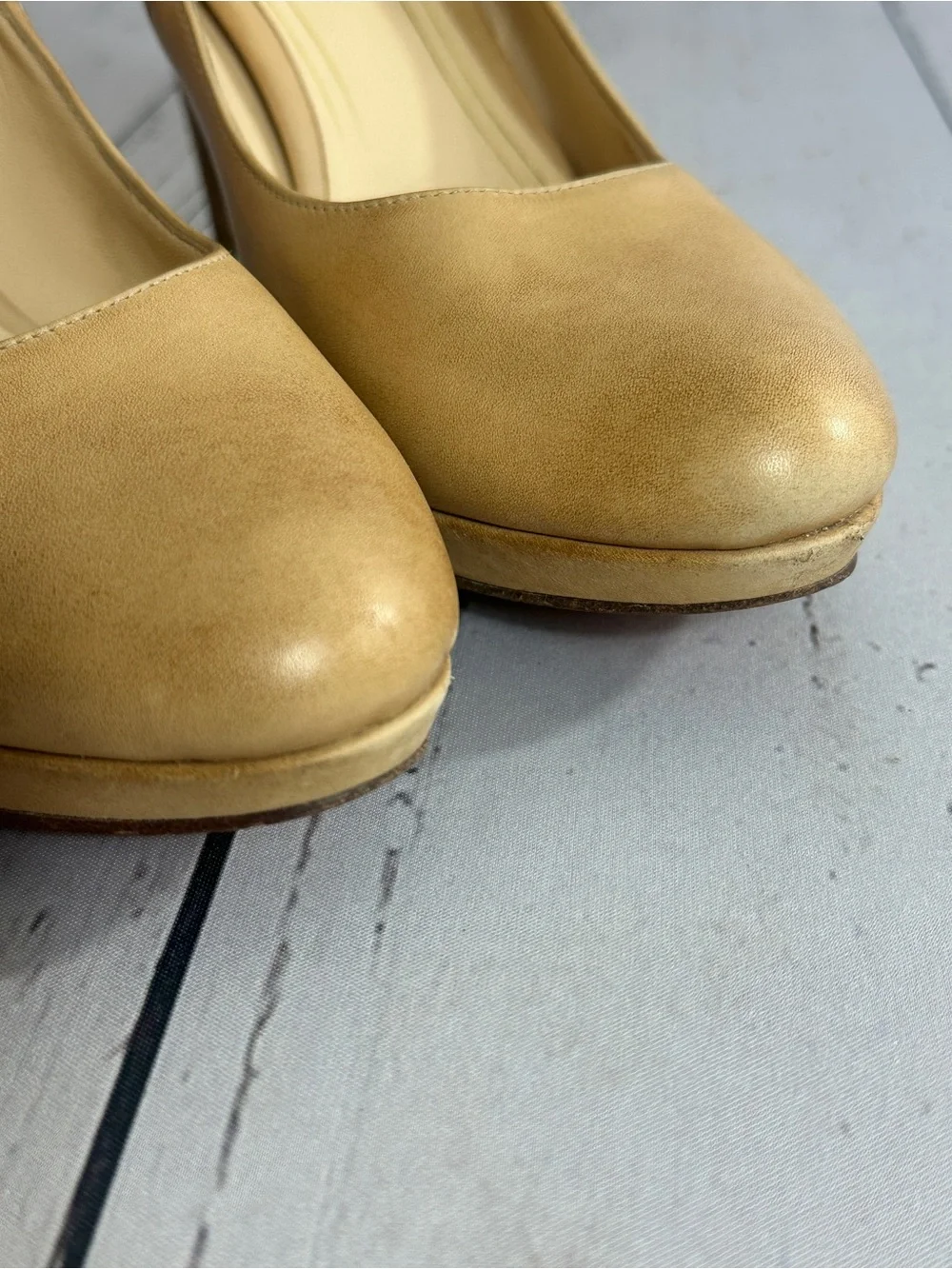 Cole Haan Chelsea pumps featuring a stacked heel and tan leather women’s size 9B